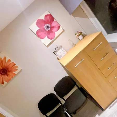 In - One Center * Bradford (West Yorkshire)